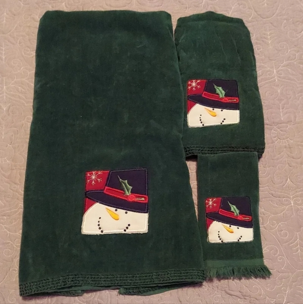 Midwestern Home Pine Green Snowman Applique Christmas Bath Towel Set LIKE NEW!